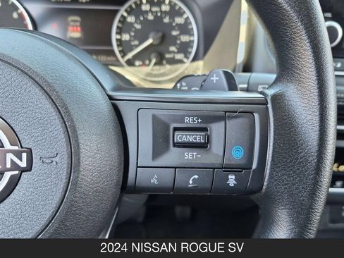 Used 2024 Nissan Rogue SV FWD image 18