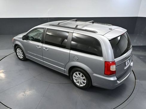 Used 2015 Chrysler Town & Country Touring FWD image 50