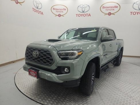 Used 2023 Toyota Tacoma TRD Sport image 2