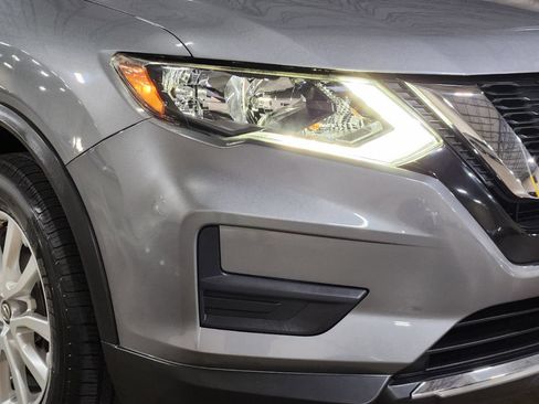 Used 2017 Nissan Rogue SV FWD image 13