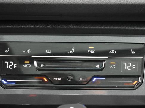 Used 2023 Volkswagen Tiguan SE w/ Panoramic Sunroof Package FWD image 22