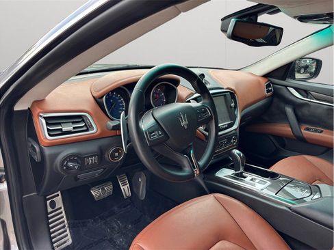 Used 2016 Maserati Ghibli RWD image 5