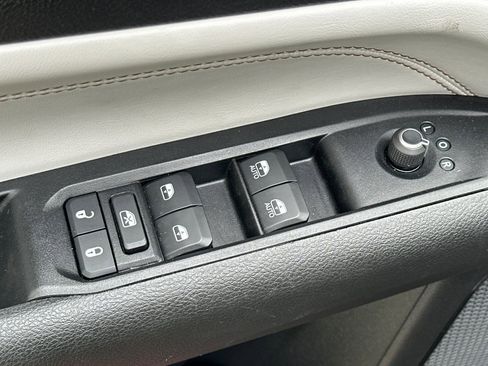 Used 2022 Jeep Compass Limited w/ Elite Group image 12