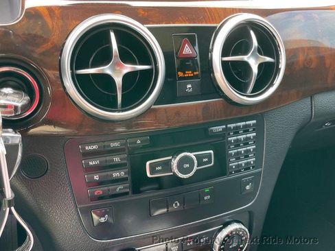 Used 2015 Mercedes-Benz GLK 350 2WD image 22