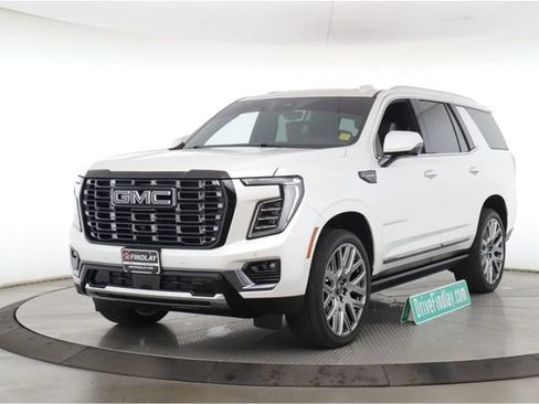 Used 2025 GMC Yukon Denali Ultimate w/ LPO, Floor Liner Package AWD/4WD image 10