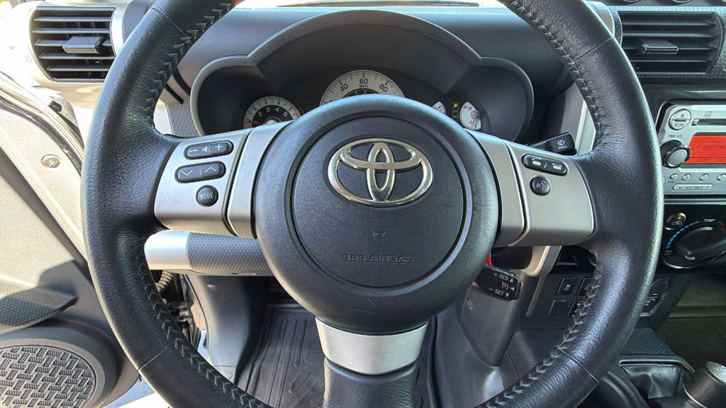 Used 2014 Toyota FJ Cruiser 4WD w/ Upgrade Package image 18