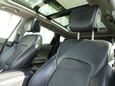 Used 2017 Hyundai Santa Fe Sport image 10