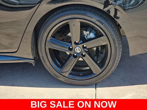 Used 2023 Nissan Sentra SR w/ Midnight Edition Package FWD image 35