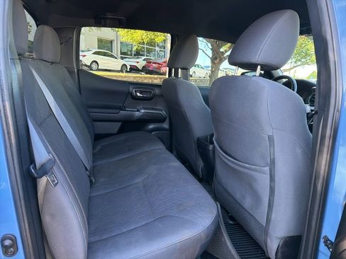 Used 2019 Toyota Tacoma TRD Off-Road image 24