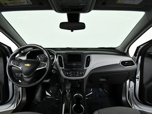 Used 2022 Chevrolet Equinox LT image 18