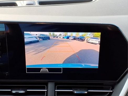 Used 2025 Chevrolet Trax RS w/ Driver Confidence Package FWD image 19