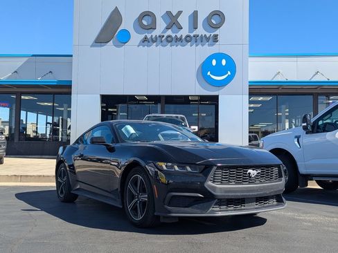 Used 2025 Ford Mustang Coupe RWD image 1