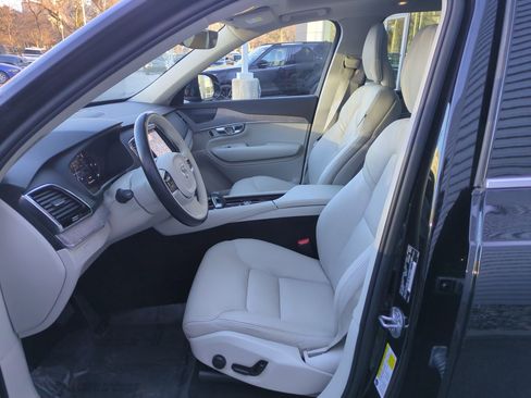 Used 2023 Volvo XC90 B5 Plus w/ Protection Package Premier image 15