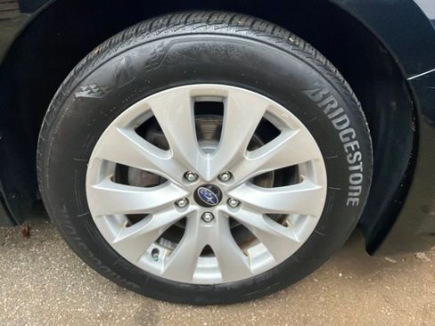Used 2015 Subaru Legacy 2.5i Premium w/ Moonroof Package AWD/4WD image 33
