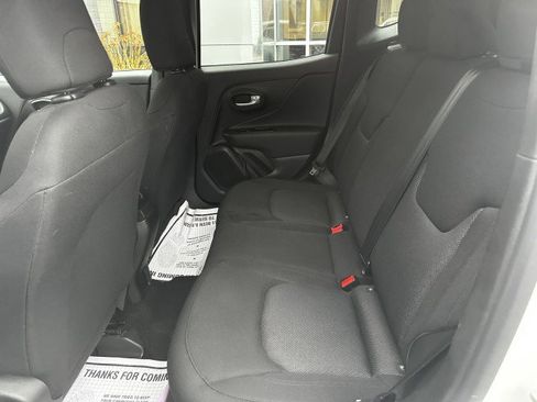 Used 2023 Jeep Renegade Latitude image 13