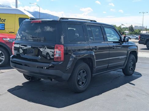 Used 2015 Jeep Patriot Sport w/ Power Value Group AWD/4WD image 4