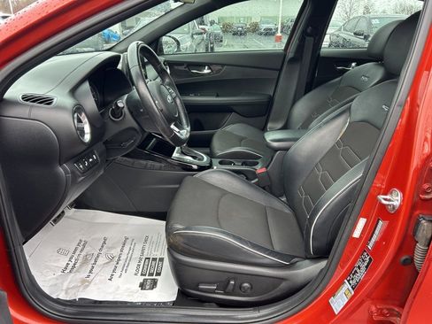 Used 2021 Kia Forte GT-Line w/ GT-Line Premium Package image 2