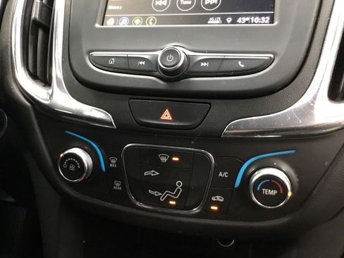 Used 2019 Chevrolet Equinox LT FWD image 23