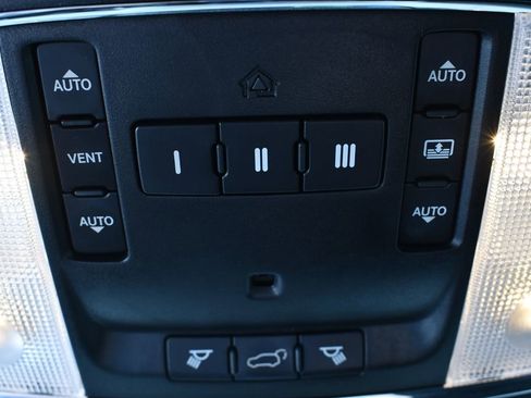 Used 2017 Jeep Grand Cherokee SRT w/ Trailer Tow Group IV AWD/4WD image 33