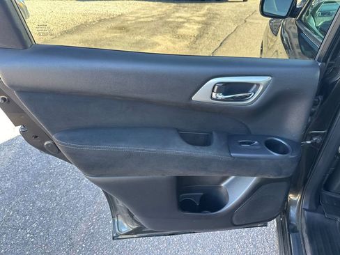 Used 2015 Nissan Pathfinder SV w/ Trailer Tow Package image 15