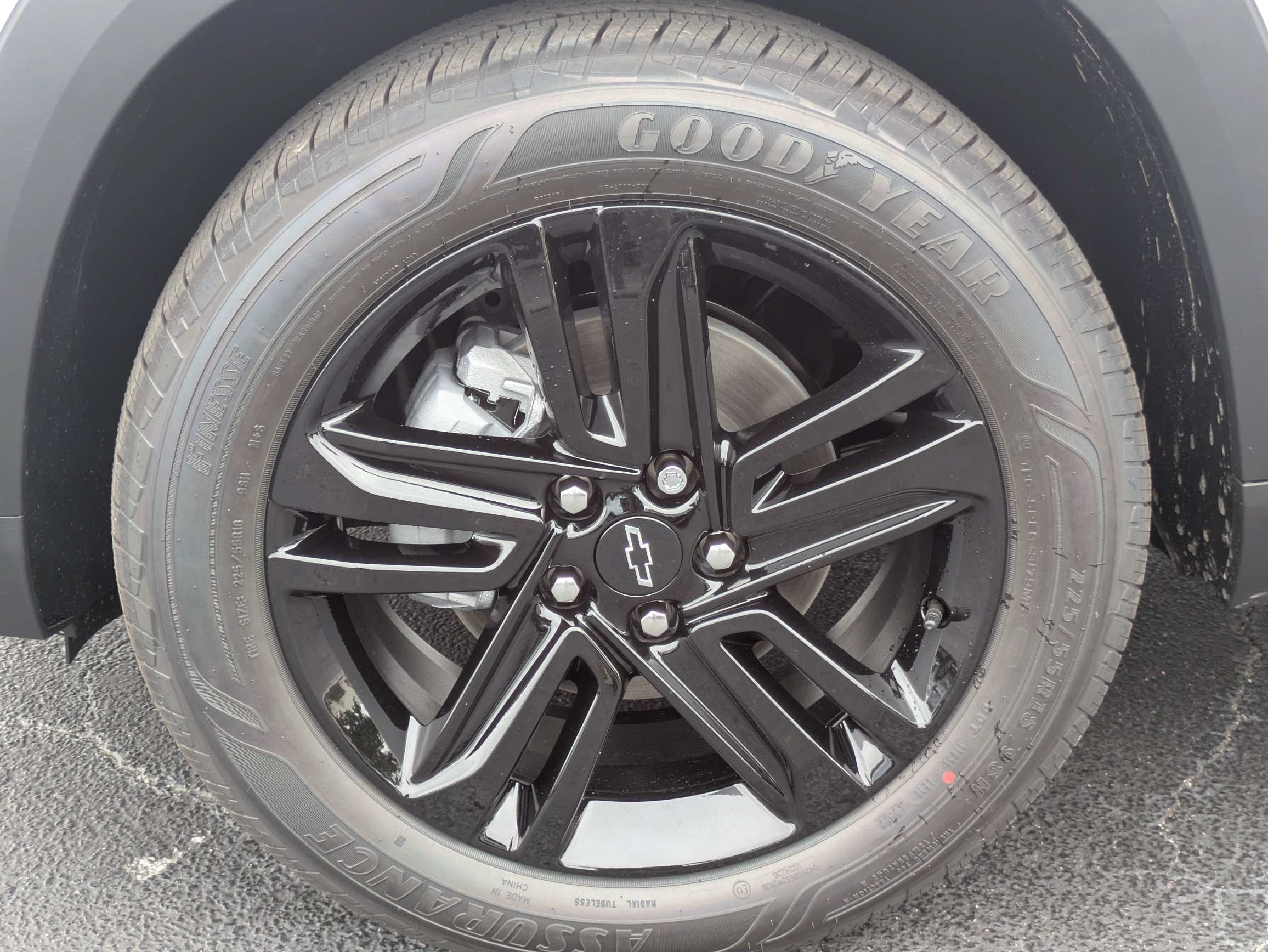 New 2026 Chevrolet Trax ACTIV w/ Sunroof Package FWD image 32