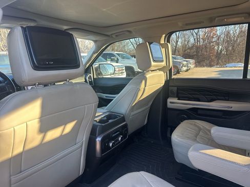 Used 2019 Ford Expedition Platinum image 11