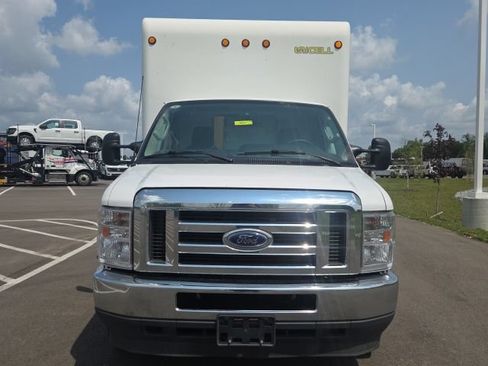 Used 2023 Ford E-450 and Econoline 450 Super Duty RWD image 3