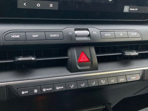 Used 2025 Kia K4 LXS image 22