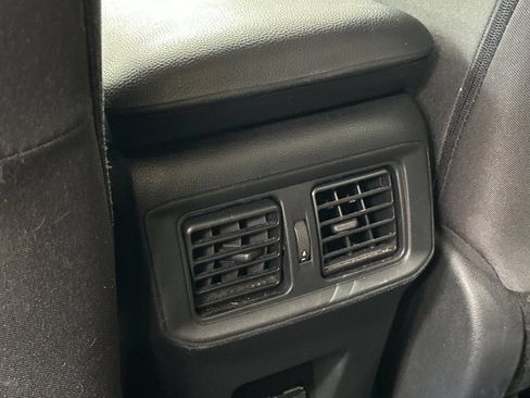 Used 2024 Toyota RAV4 XLE FWD image 17