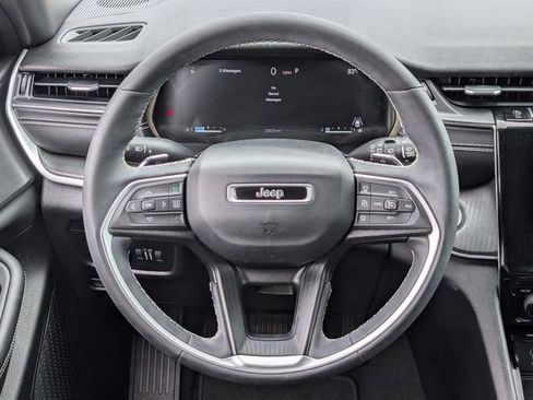 Used 2023 Jeep Grand Cherokee L Laredo AWD/4WD image 13