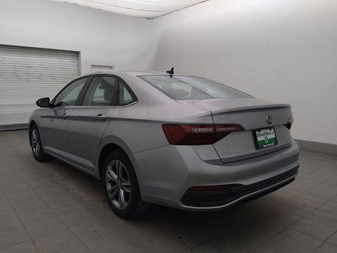 Used 2024 Volkswagen Jetta SE FWD image 3