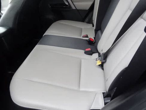 Used 2018 Toyota RAV4 Limited AWD/4WD image 22