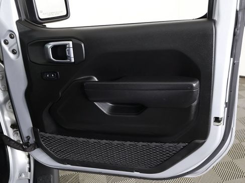 Used 2022 Jeep Wrangler Unlimited Sport w/ Sun And Sound Package AWD/4WD image 21