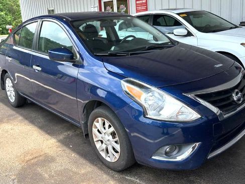 Used 2018 Nissan Versa SV w/ SV Special Edition Package image 2