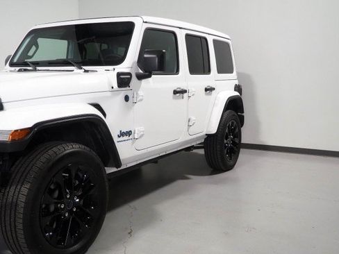 Used 2025 Jeep Wrangler Sahara 4xe w/ Safety Group AWD/4WD image 49
