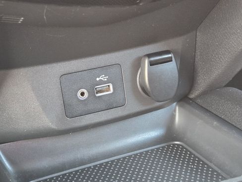 Used 2022 Nissan Rogue Sport S image 12