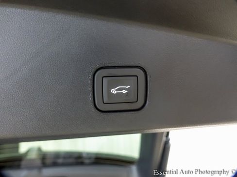 New 2025 Cadillac Lyriq Sport w/ LPO, Floor Liner Package image 20