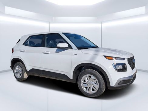 New 2026 Hyundai Venue SE FWD image 1