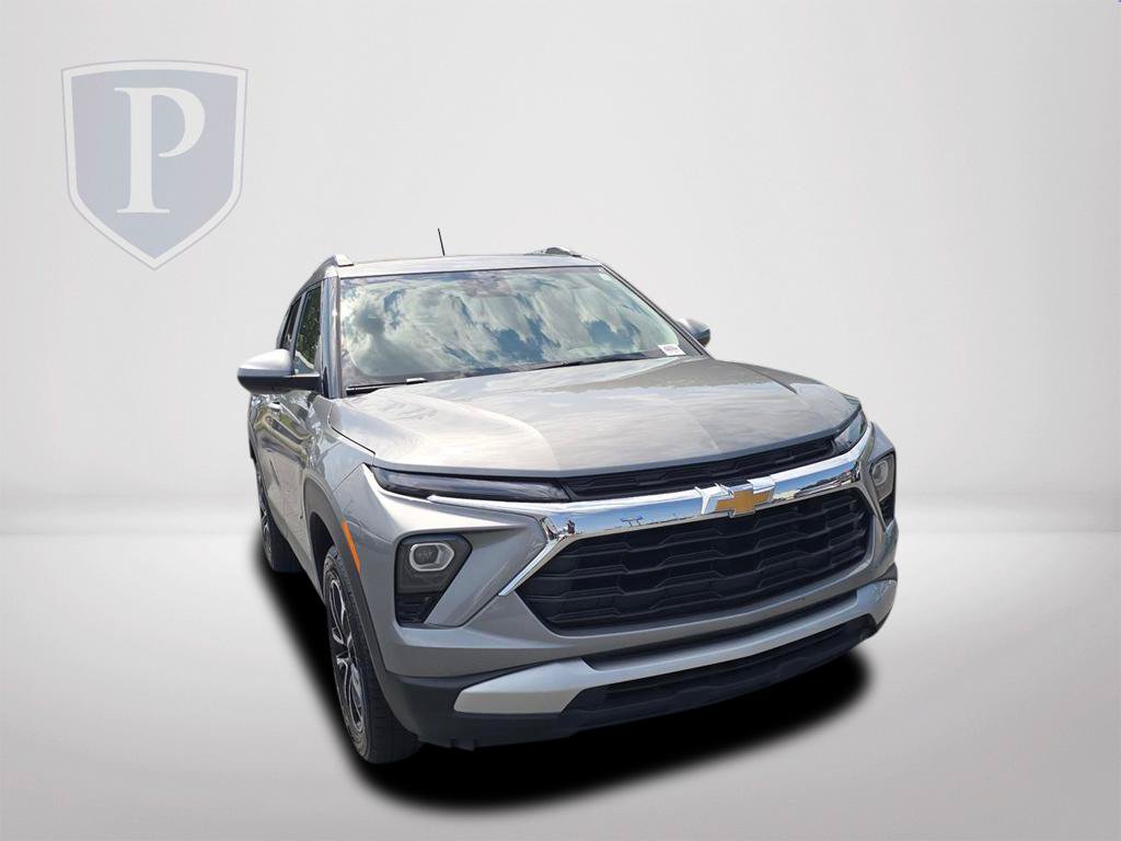 Used 2025 Chevrolet TrailBlazer LT AWD/4WD image 13