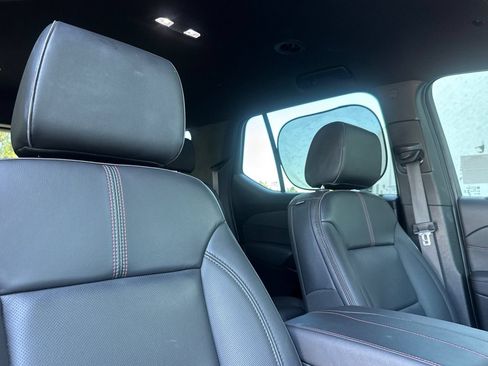 Used 2023 Chevrolet Traverse RS AWD/4WD image 21