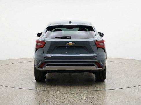 Used 2025 Chevrolet Trax LT w/ LT Convenience Package FWD image 7