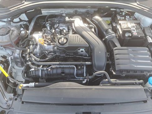 Certified 2023 Volkswagen Jetta SE FWD image 31