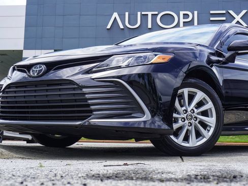 Used 2024 Toyota Camry LE w/ Convenience Package FWD image 2