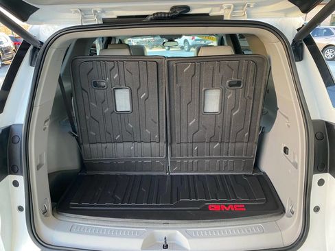 Used 2018 GMC Acadia SLT w/ LPO, Floor Liner Package AWD/4WD image 31