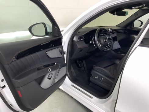 Certified 2023 Maserati Grecale Modena image 14