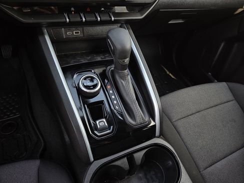 Used 2025 Chevrolet Colorado Trail Boss AWD/4WD image 13