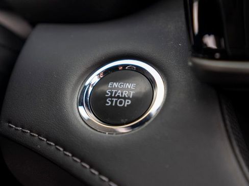 Used 2023 Toyota Highlander L image 25