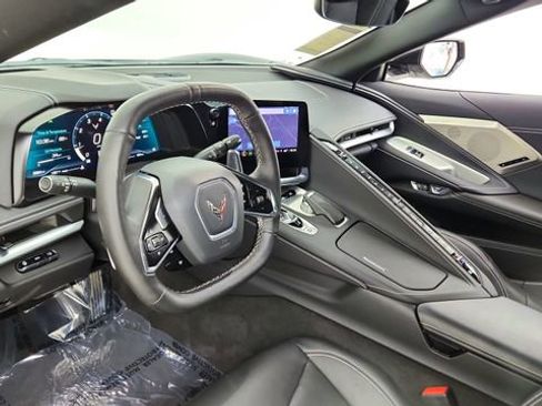 Used 2022 Chevrolet Corvette Stingray w/ Z51 Performance Package image 17