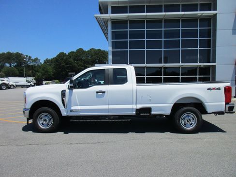 New 2026 Ford F250 XL w/ XL Chrome Package AWD/4WD image 3