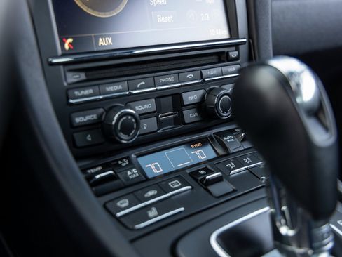 Used 2016 Porsche 911 Carrera image 34